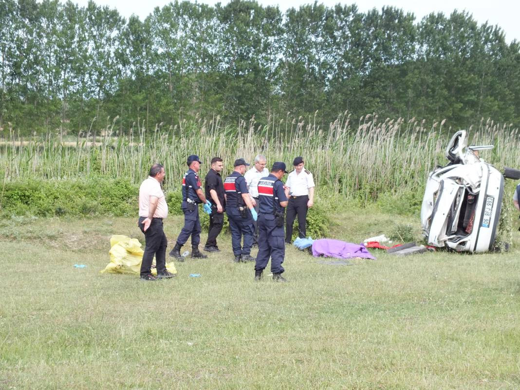 Tokat'ta feci kaza! Otomobil şarampole uçtu: Ölüler ve yaralılar var - Resim: 8